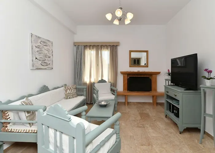 בית נופש Cozy House In נאוסה