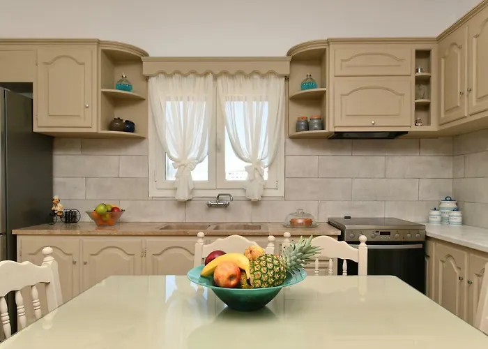 Cozy House In * נאוסה