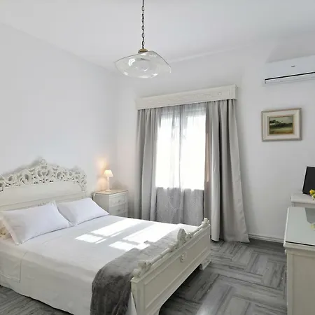 Cozy House In * Naousa (Paros)