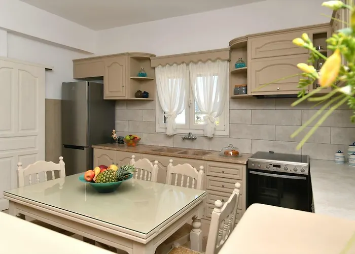 Cozy House In Naousa (Paros)