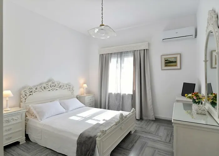 Cozy House In * Naousa (Paros)